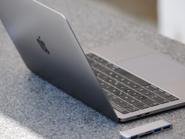 macbook large
