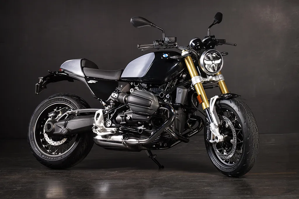 BMW nine T