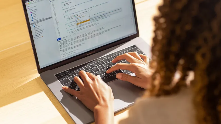 Microsoft, macOS'ta Sistem Korumasını Atlatan  Açık Buldu
