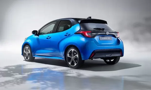 Toyota Yaris Hybrid large