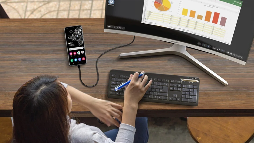 Samsung Galaxy Z Flip 5, DeX'i Destekleyen En Küçük Telefon Olarak Sunulacak