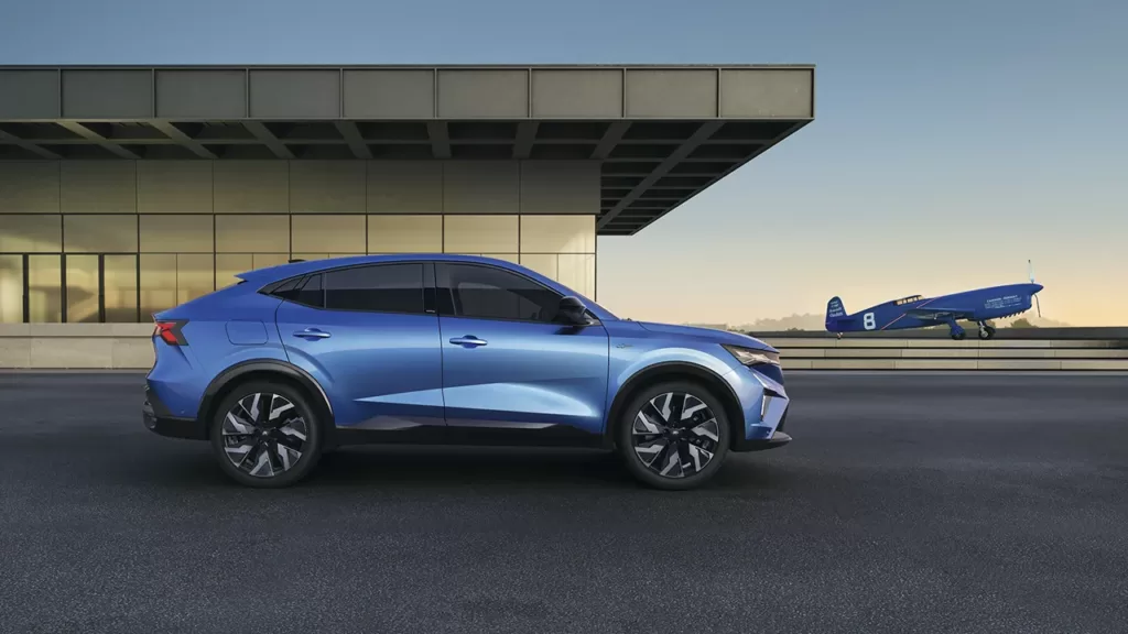 Renault, Yeni Coupe SUV Rafale'i Tanıttı!