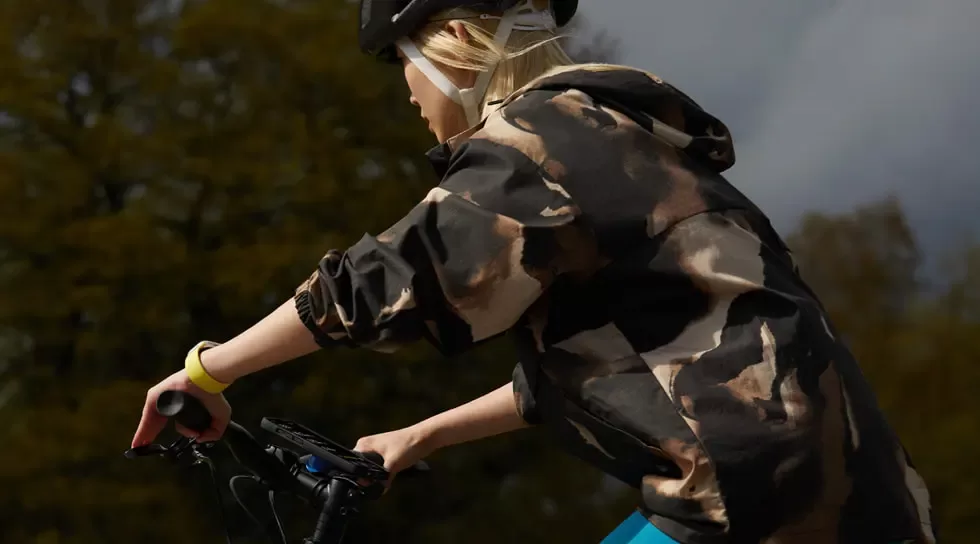 Apple watch OS cycling lifestyle big large large