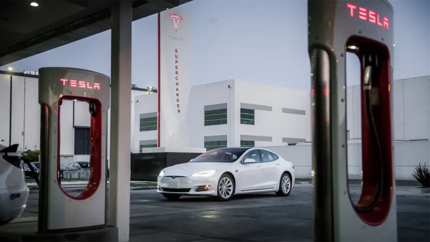 Nissan, Tesla'nın Şarj Devrimine Katılıyor