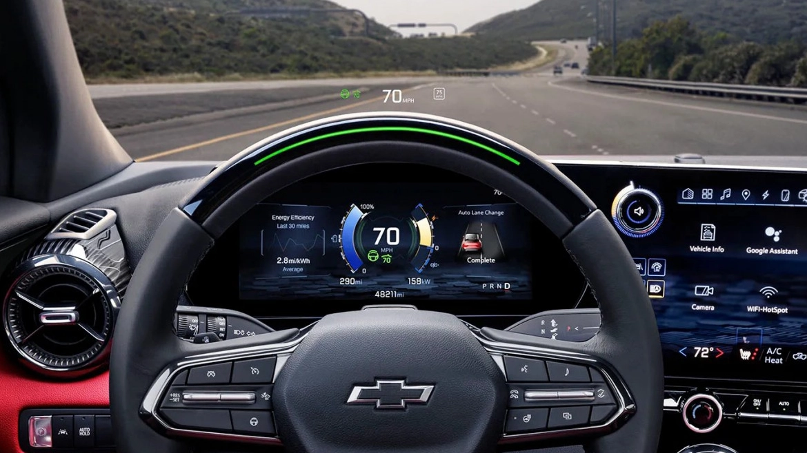 GM Apple CarPlay'den Vazgeçiyor
