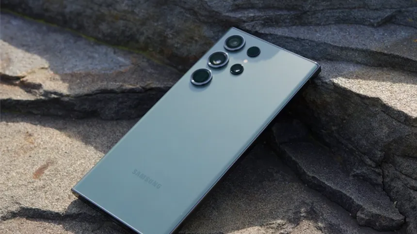 Samsung, Galaxy S23 Ultra'nın 8K Video Kayıt Özelliğini Sessizce Devre Dışı Bırakıyor