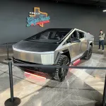 Tesla, Teksas'taki Fabrikasında İlk Cybertruck'ını Üretti