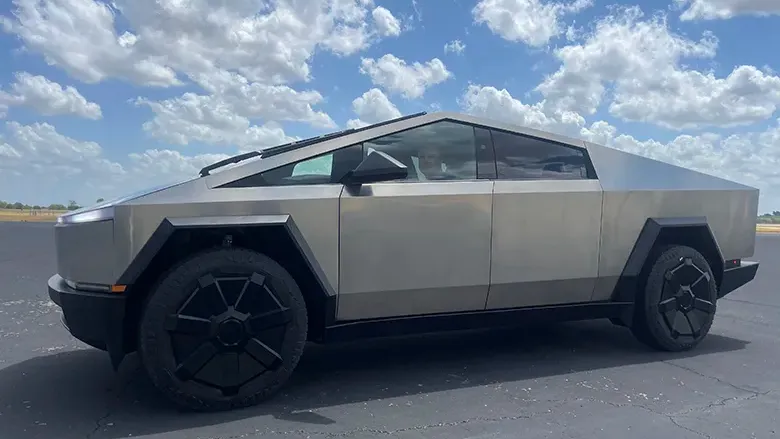 Tesla'nın Cybertruck Etkinliği, Üretimlerin Yolda Olduğu Heyecanını Taşıyor!