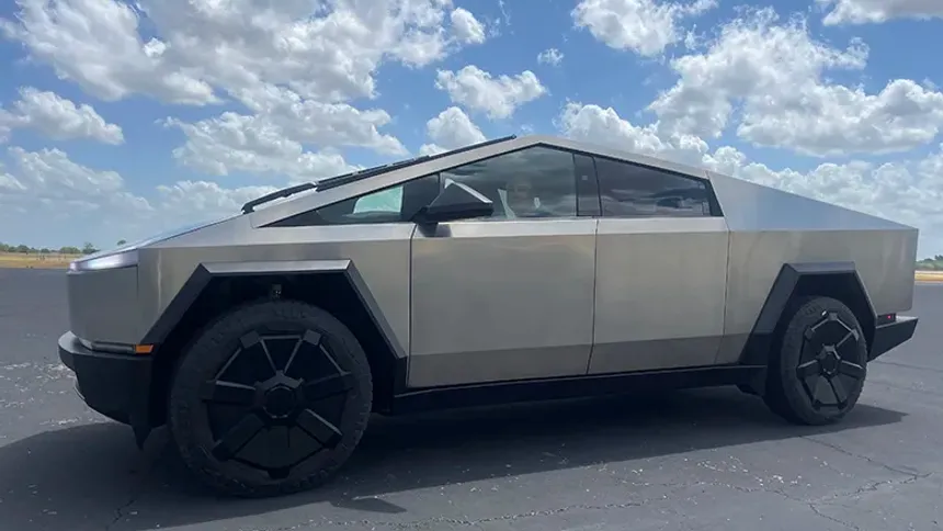 Tesla'nın Cybertruck Etkinliği, Üretimlerin Yolda Olduğu Heyecanını Taşıyor!