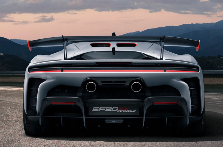 SF90 XX Stradale ile İlgili Görseller: