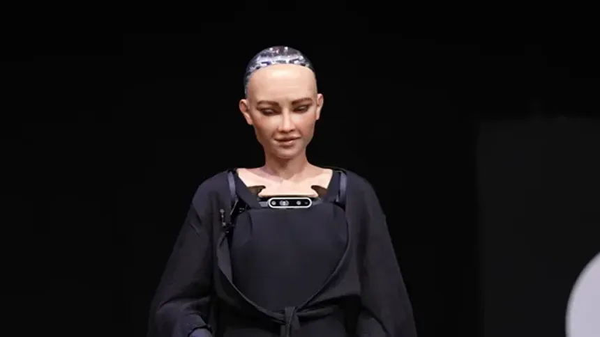 Robot Sophia Kimdir?