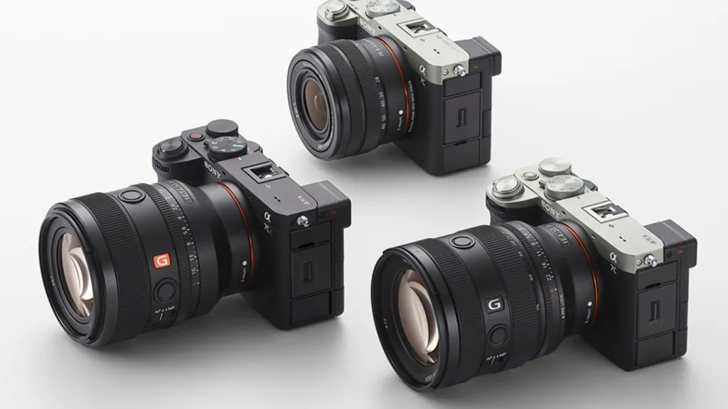 Sony Alpha 7C Serisine Ait İki Yeni Kamerayı Kullanıcılarıyla Buluşturuyor