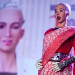 Dünyada Vatandaşlığı Kabul Edilen İlk Robot Sophia Mevzular Açık Mikrofon'a Konuk Olacak!