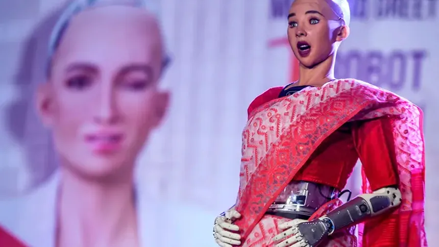 Dünyada Vatandaşlığı Kabul Edilen İlk Robot Sophia Mevzular Açık Mikrofon'a Konuk Olacak!