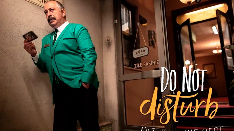 Cem Yılmaz'ın Yeni Filmi 'Do Not Disturb' Netflix'te Yayınlandı