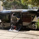 Cruise, 2024 Yılında Piyasaya Sürmeyi Planladığı Tekerlekli Sandalye Erişimli Robot Taksisini Tanıttı