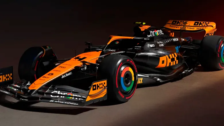 McLaren Singapur ve Japonya için 'Stealth Mode' Görünümünü Tanıttı