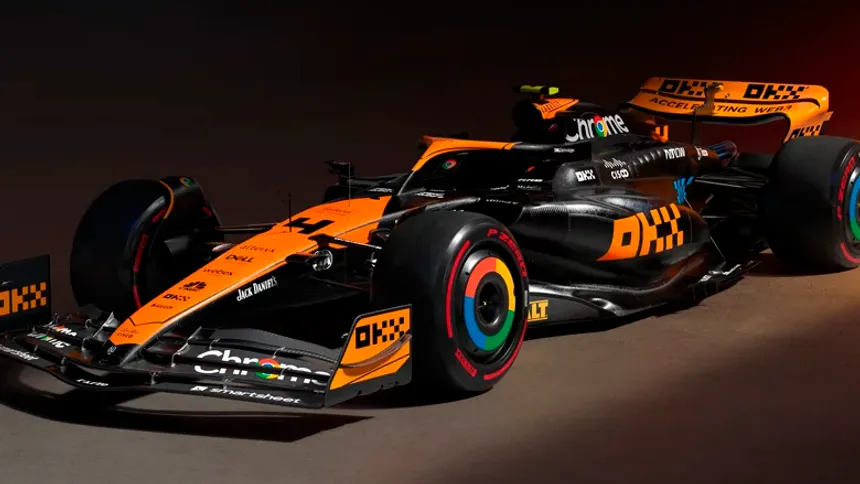 McLaren Singapur ve Japonya için 'Stealth Mode' Görünümünü Tanıttı