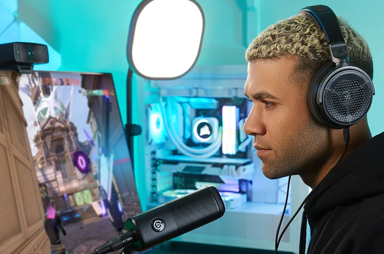 Corsair Arkası Açık Oyuncu Kulaklığı Virtuoso Pro'yu Tanıttı