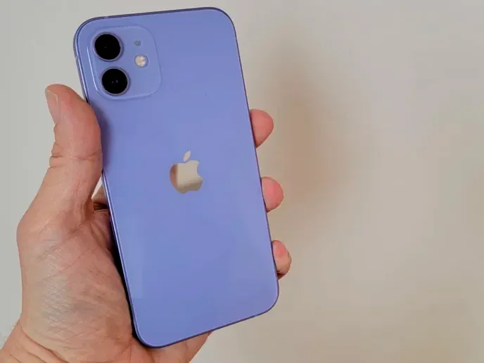 Apple, iPhone 12'nin Radyasyon Endişelerini Çözmek İçin Yazılım Güncellemesi Yayınlayacak