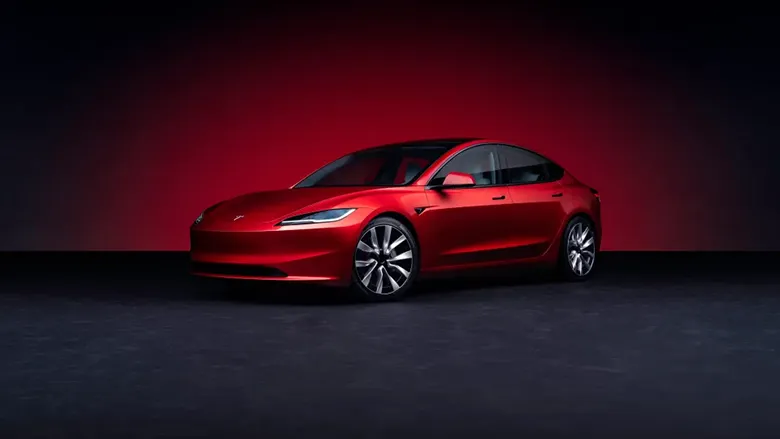 Tesla, yeni nesil Model 3'ü resmen tanıttı.