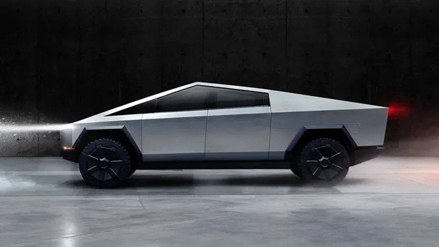 Tesla'nın Merakla Beklenen Cybertruck'ı Nihayet Teslim Edilmeye Başlıyor!