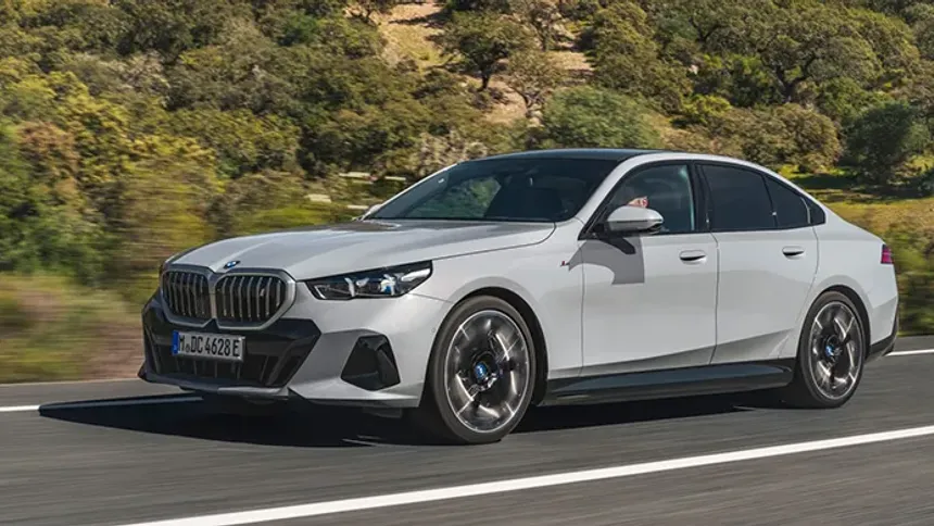 BMW'den Türkiye'ye Özel Model BMW i5 eDrive30!