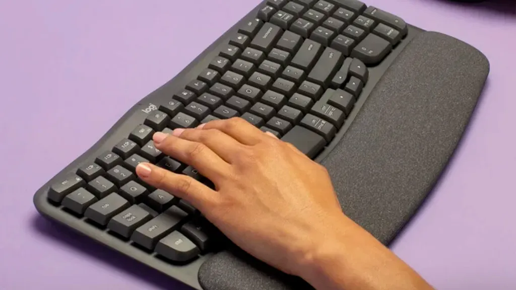 Logitech'in Yeni Ergonomik Klavyesi Lansman Öncesi Sızdı