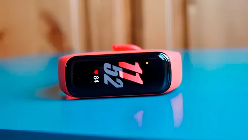 Yeni Sızıntılar, Samsung Galaxy Fit 3'e Daha Büyük Ekran ve Geniş Renk Seçenekleri Sunuyor