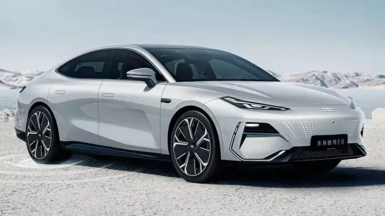 Geely Galaxy E8 Piyasaya Çıkıyor