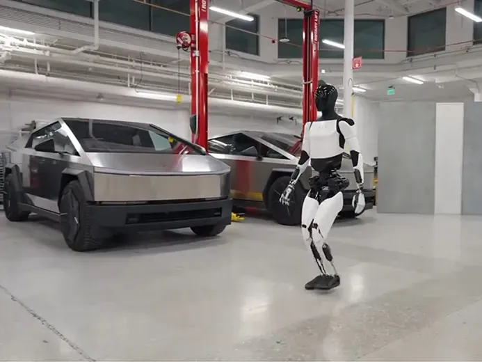 Sosyal Medya Gündemi: Elon Musk'ın İnsansı Robotu Mühendise Mi Saldırdı?