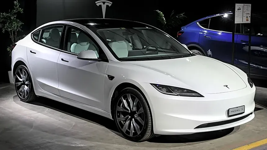 Tesla, İstanbul'daki İlk Mağazasını Metropol AVM'de Açtı! Deneme Sürüşü Yapabilirsiniz