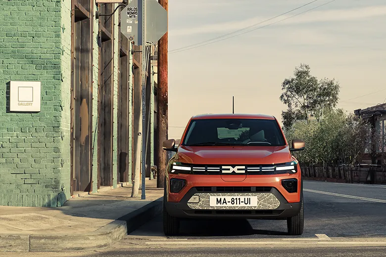 dacia bbg reveal front comp talent cmyk