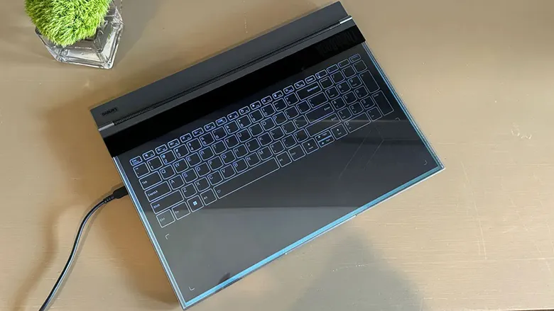 Lenovo, Şeffaf Dizüstü Bilgisayarını Duyurdu!