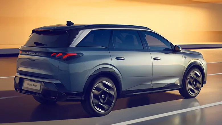 Yeni Peugeot E-5008 Tanıtıldı!
