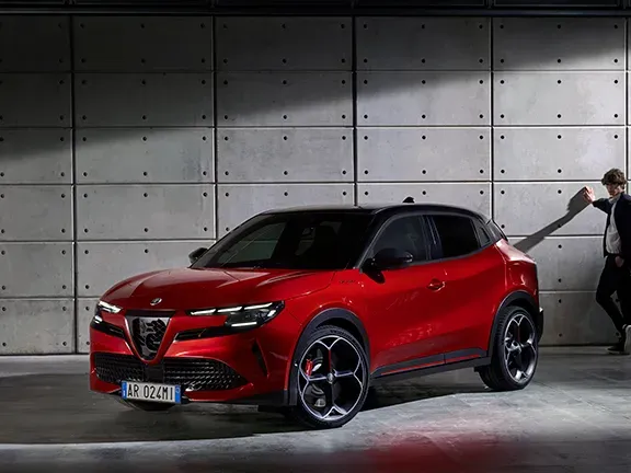 Alfa Romeo’dan İsim Değişikliği: Milano Artık Junior