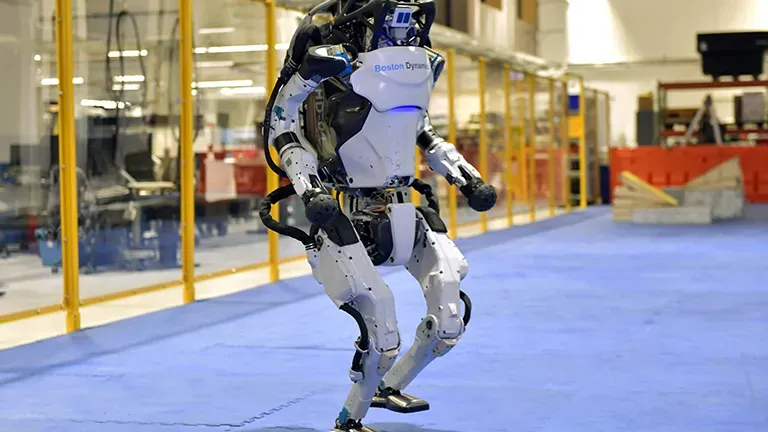 Boston Dynamics'in Atlas Robotu Emekliye Ayrıldı: Yeni Atlas Tanıtıldı