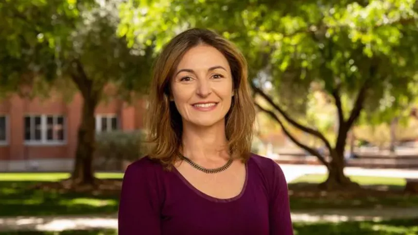 Feryal Özel: Kara Delikler ve Nötron Yıldızları Üzerine Çalışan Astrofizikçi