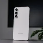 Samsung Galaxy S24 FE, Daha Büyük Bir Ekran ve İyi Bir Fiyatla Geliyor!