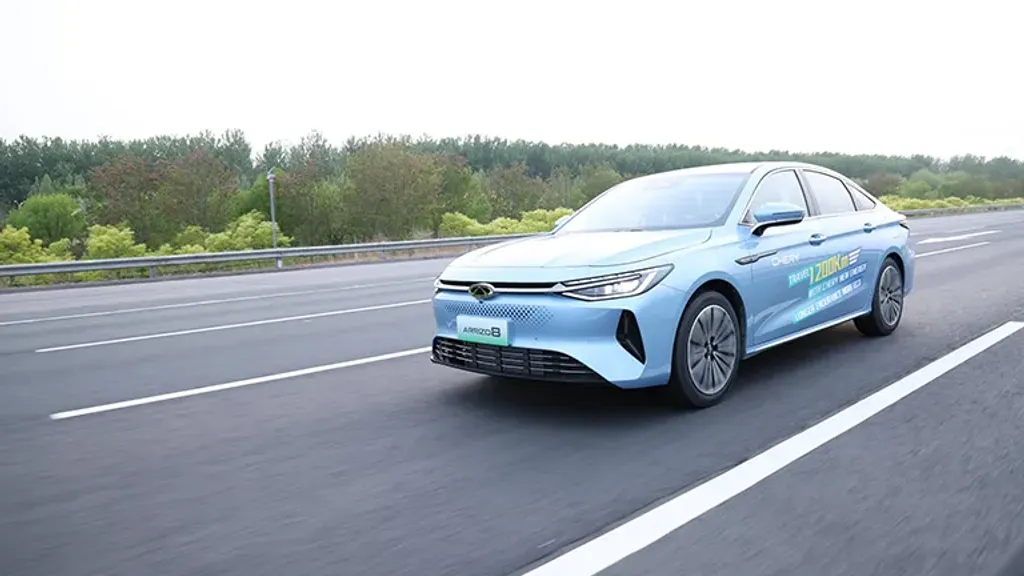 Chery'nin Şarj Edilebilir Hibrit Otomobili ARRIZO 8 PHEV, Türkiye'ye Geliyor!