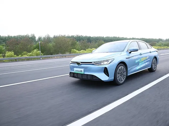 Chery'nin Şarj Edilebilir Hibrit Otomobili ARRIZO 8 PHEV, Türkiye'ye Geliyor!