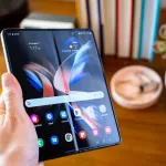 Galaxy Z Fold 6 ve Flip 6’nın Sızdırılan Görüntüleri Ekran Kırışıklığını Ortaya Koydu!