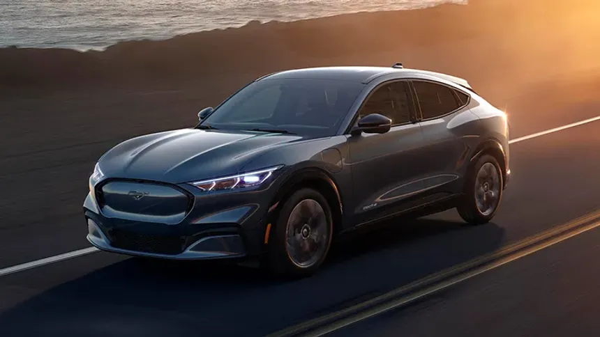 Ford, 2030'dan İtibaren Avrupa'da Tamamen Elektrikli Araç Satma Planından Vazgeçti!