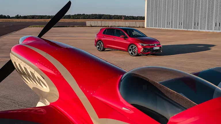 Volkswagen'ın Yeni Golf Modeli Türkiye'ye Geldi: Fiyatı da Belli Oldu!