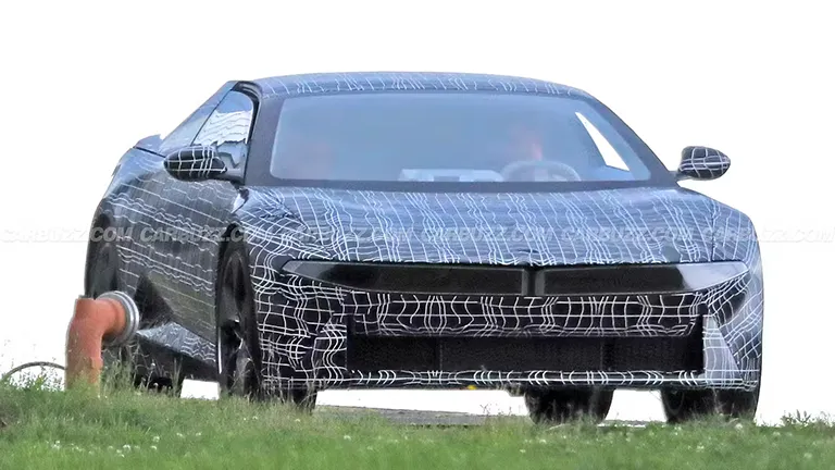 BMW'nin Yeni Elektrikli Otomobilinin Görüntüleri Ortaya Çıktı!