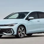 Volkswagen'ın Yeni Golf Modeli Türkiye'ye Geldi: Fiyatı da Belli Oldu!
