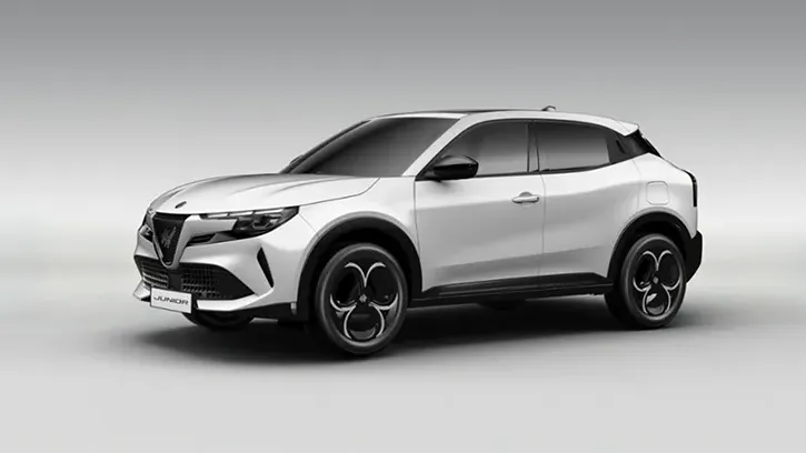 Alfa Romeo Junior Tanıtıldı: İşte Fiyatı ve Özellikleri