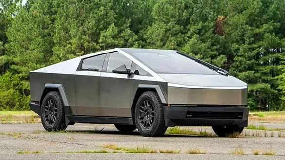 Tesla Cybertruck'a "Gözetimli Tam Otonom Sürüş" Özelliği Geldi