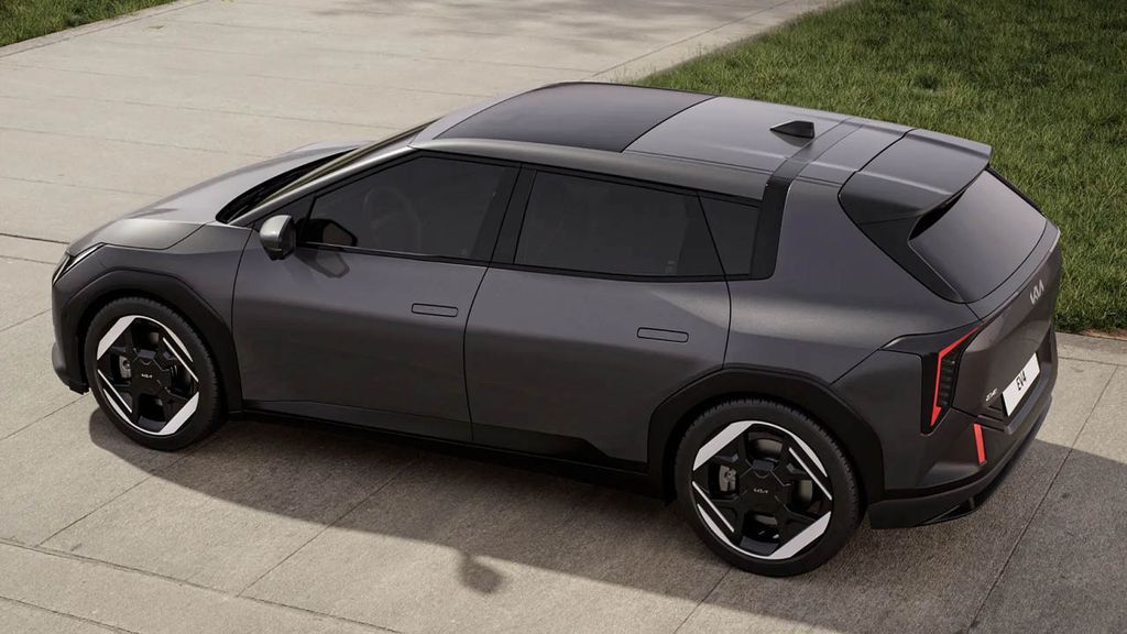 Hatchback Versiyon: Daha Geleneksel Bir Siluet
