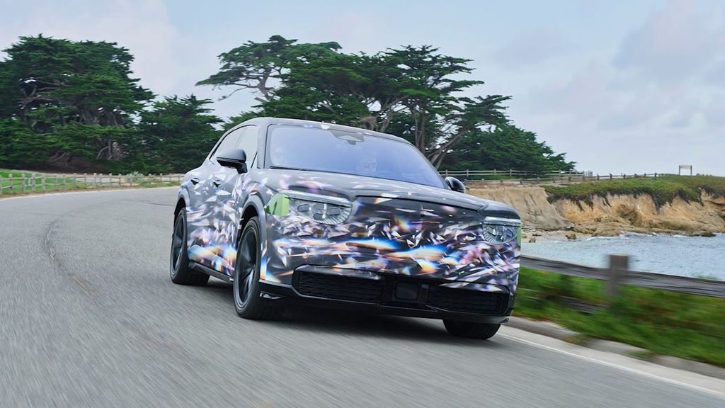 Bentley Torcal, 838 beygir gücü ve 483 kilometre menzille markanın ilk elektriklisi oldu